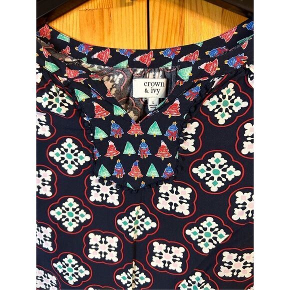 Crown & Ivy Multi Color Xmas Trees snowflakes 3/4 Sleeve Shirt Size Large (4031) - Picture 3 of 6